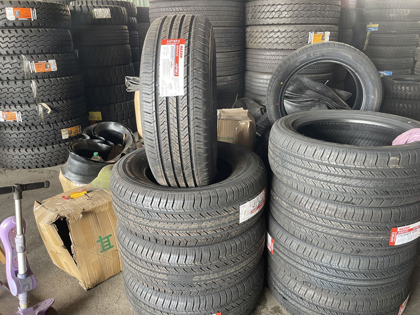 LỐP XE Ô TÔ XÚC LẬT - HƯỚNG DẪN TOÀN DIỆN VỀ CHỌN LỰA VÀ BẢO DƯỠNG